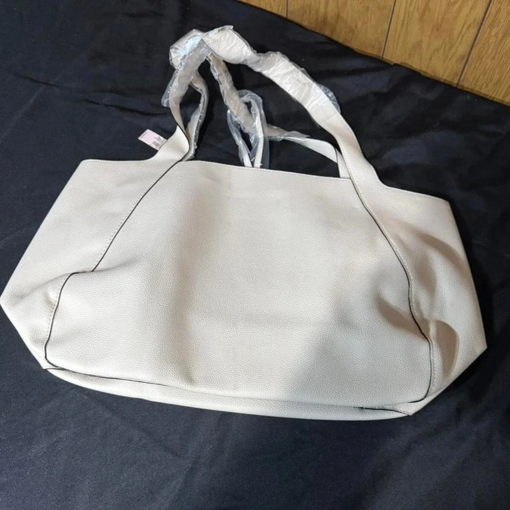 White Victoria's Secret faux leather tote bag‎ with silver accents NWT
